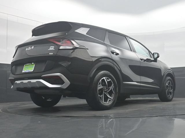 Used 2025 Kia Sportage LX AWD/4WD image 32