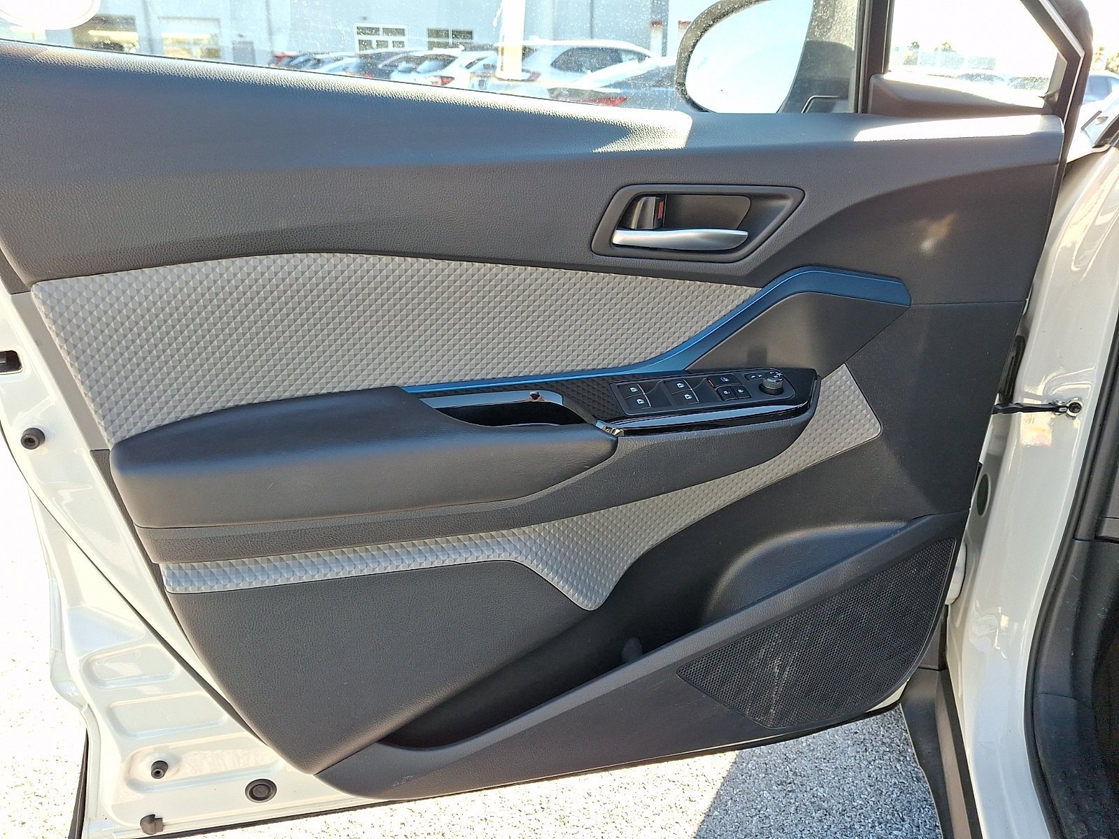 Used 2019 Toyota C-HR XLE FWD image 13