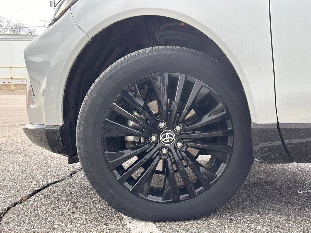 Used 2023 Toyota Venza Nightshade AWD/4WD image 8
