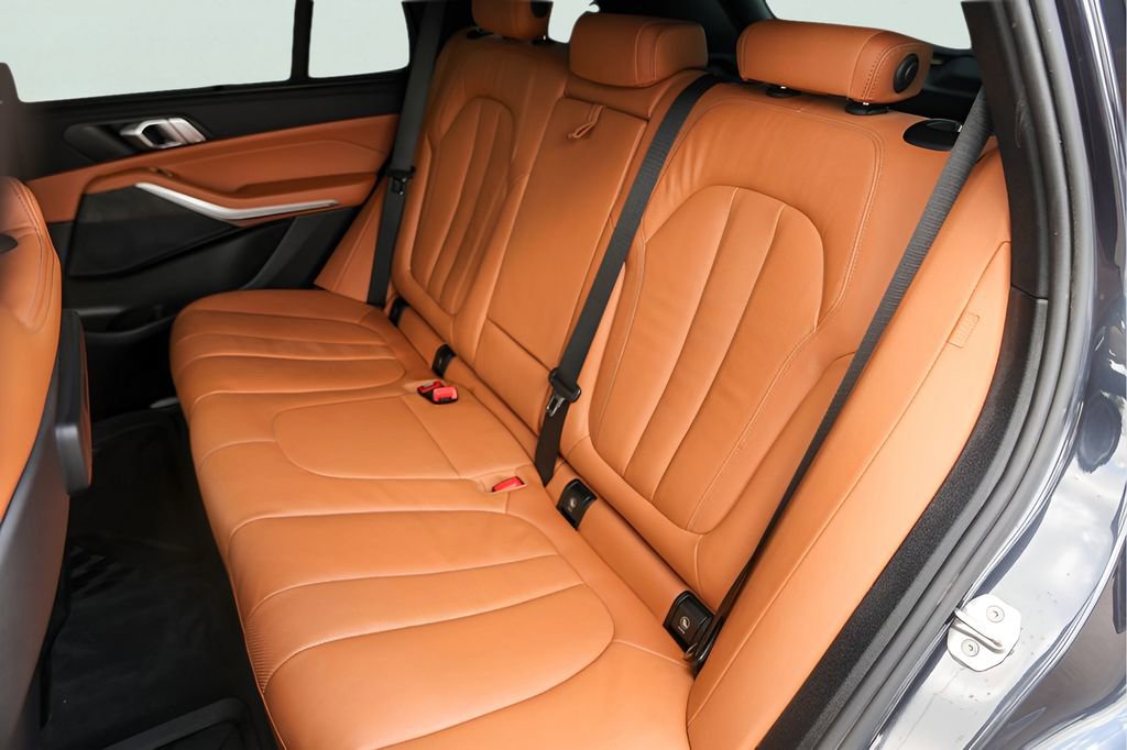 Used 2022 BMW X5 sDrive40i w/ Executive Package image 28