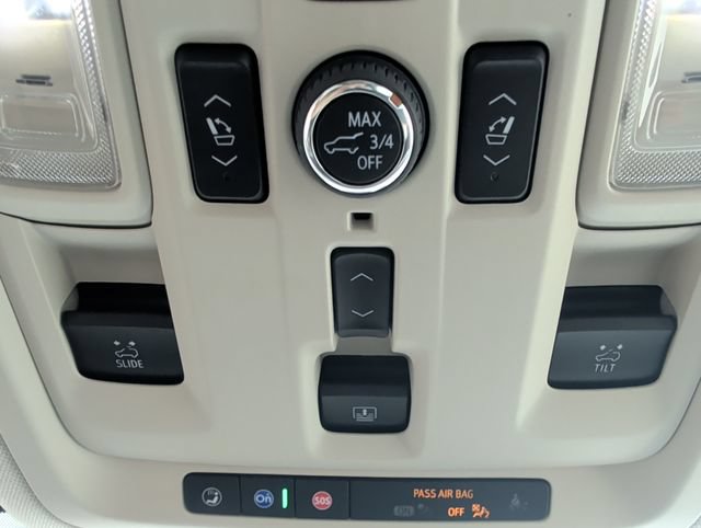 Used 2021 GMC Yukon XL Denali w/ LPO, Illumination Package AWD/4WD image 32