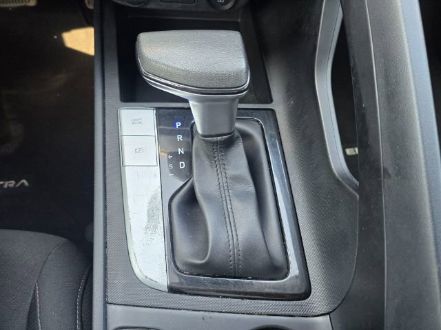 Used 2021 Hyundai Elantra SEL image 22