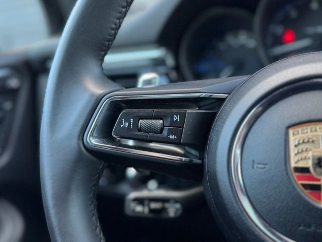 Certified 2025 Porsche Macan image 23