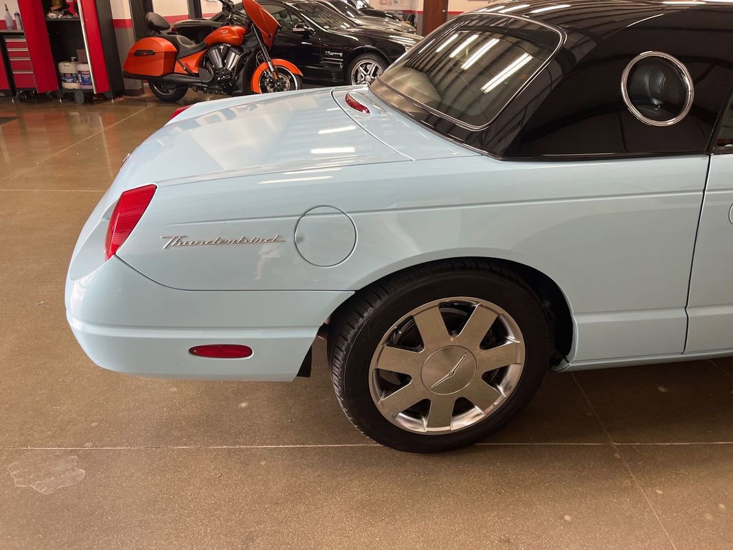 Used 2003 Ford Thunderbird image 68