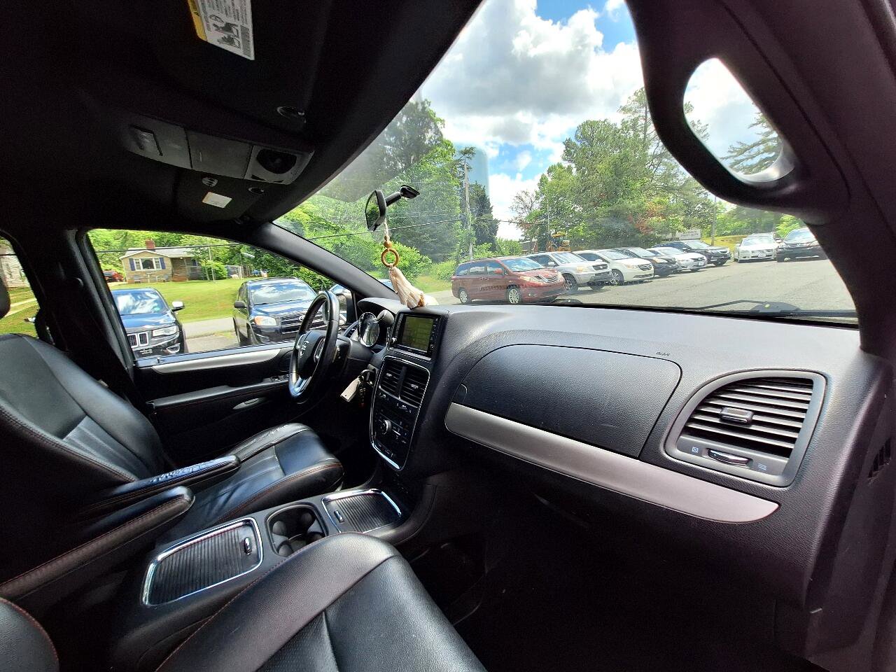 Used 2014 Dodge Grand Caravan R/T image 25