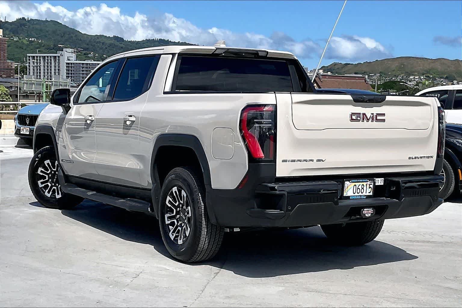 Used 2026 GMC Sierra EV Elevation AWD/4WD image 4
