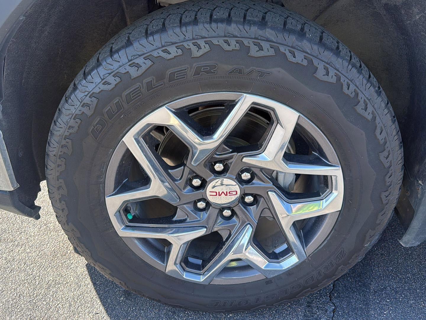 Used 2024 GMC Sierra 1500 SLT w/ SLT Premium Plus Package AWD/4WD image 12