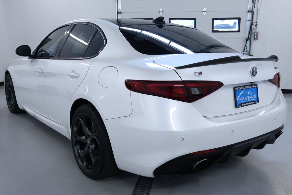 Used 2018 Alfa Romeo Giulia Ti Sport w/ Quick Order Package 22S Sport AWD/4WD image 5