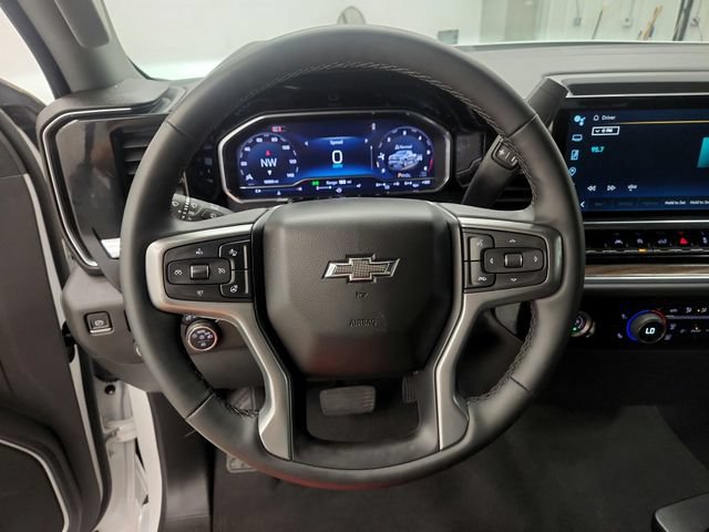 Used 2024 Chevrolet Silverado 1500 RST w/ Z71 Off-Road Package AWD/4WD image 32