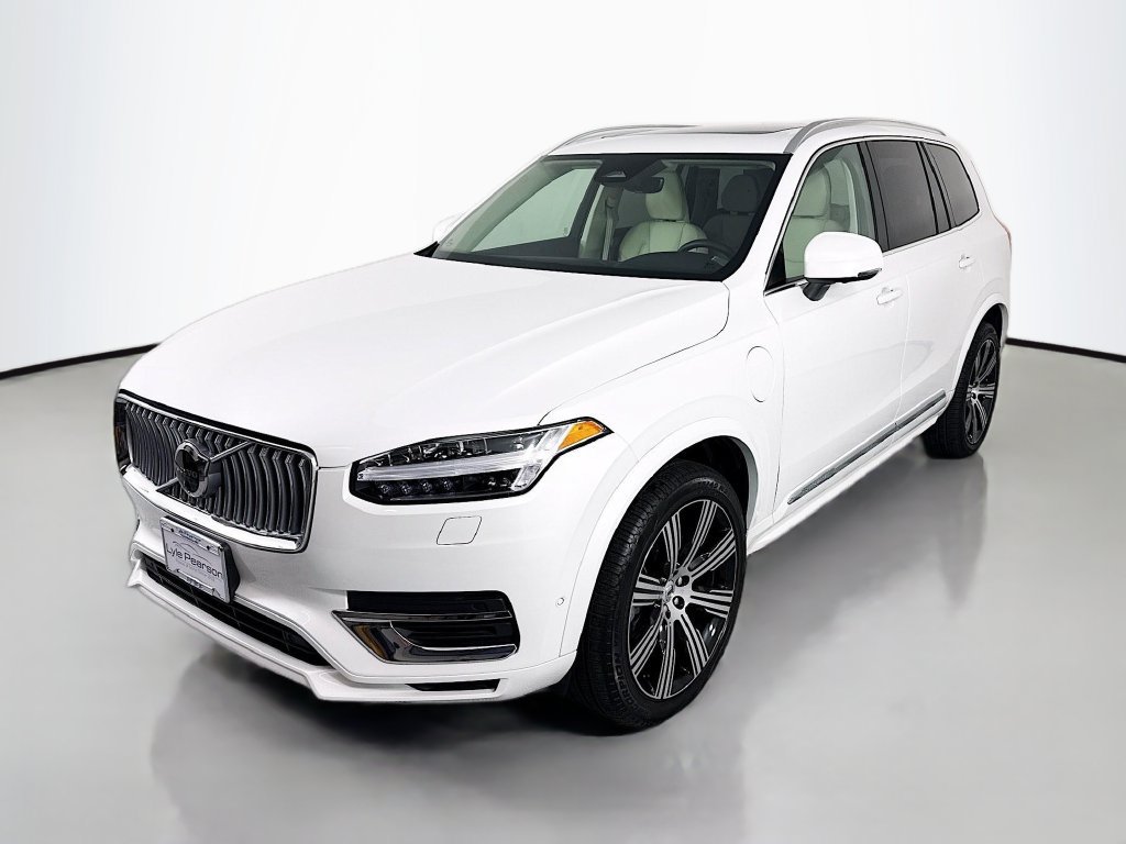 Used 2024 Volvo XC90 T8 Plus w/ Protection Package Premier AWD/4WD image 7
