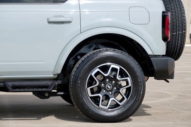 Used 2023 Ford Bronco Outer Banks image 32