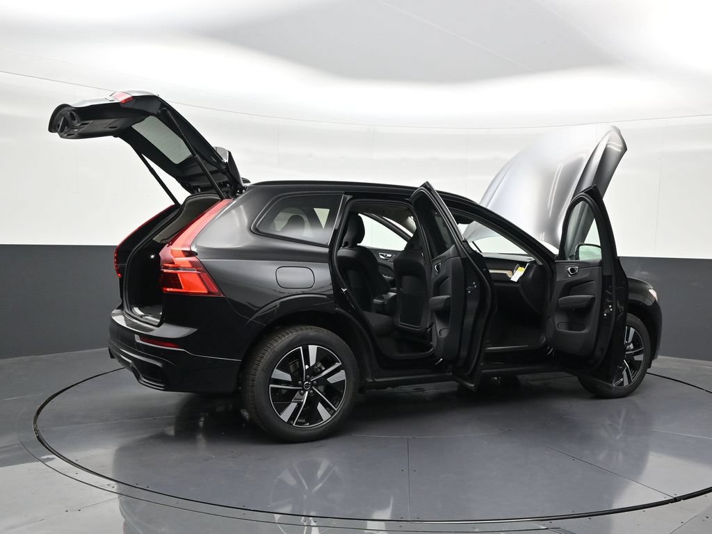New 2026 Volvo XC60 B5 Plus AWD/4WD image 29