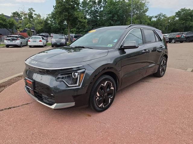 Used 2024 Kia Niro Wind w/ Wind Preserve Package FWD image 1