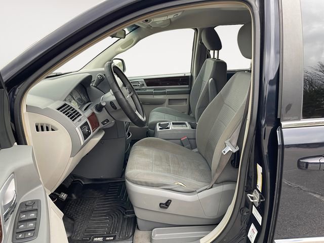 Used 2010 Chrysler Town & Country Touring w/ Entertainment Group #2 image 9