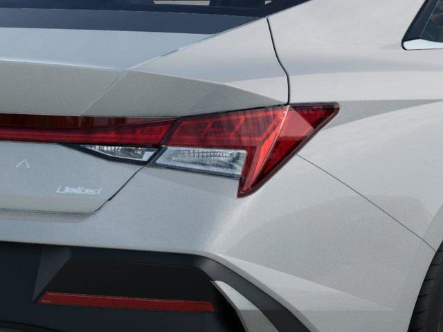New 2025 Hyundai Elantra Limited image 10