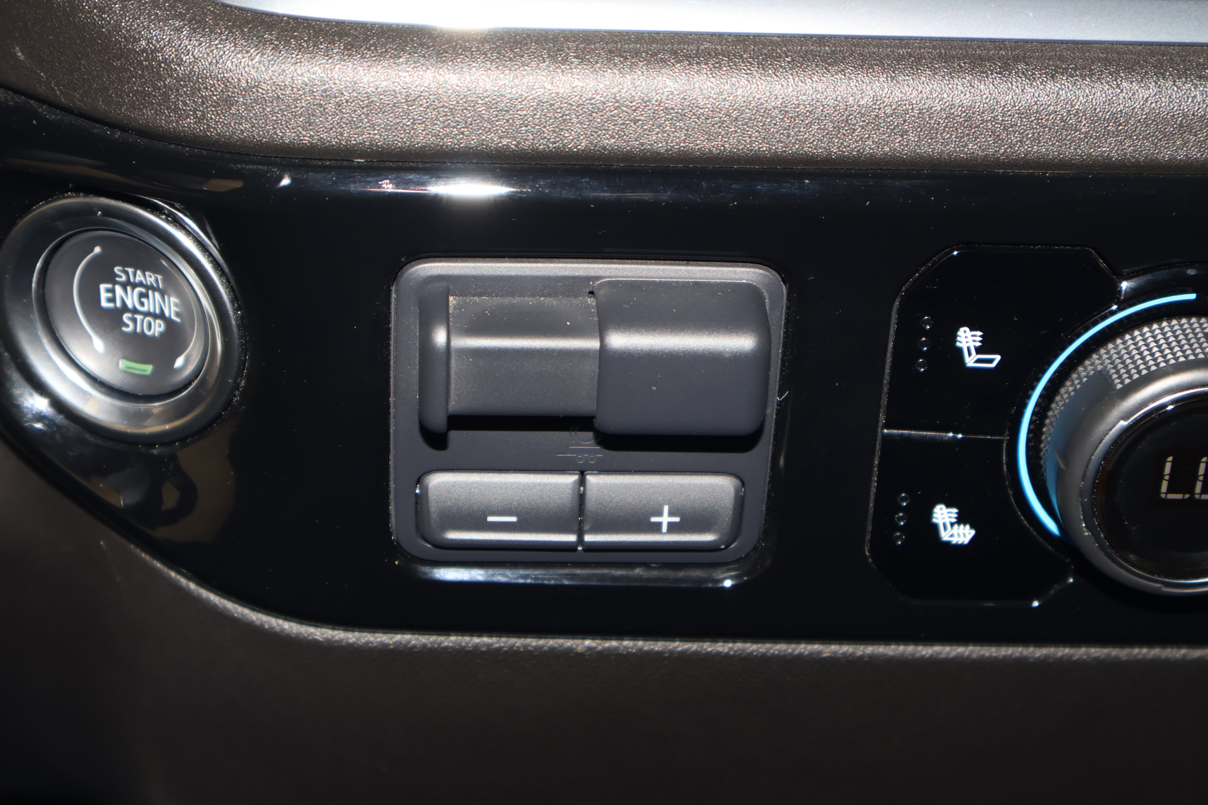 Used 2025 Chevrolet Silverado 1500 LT image 33