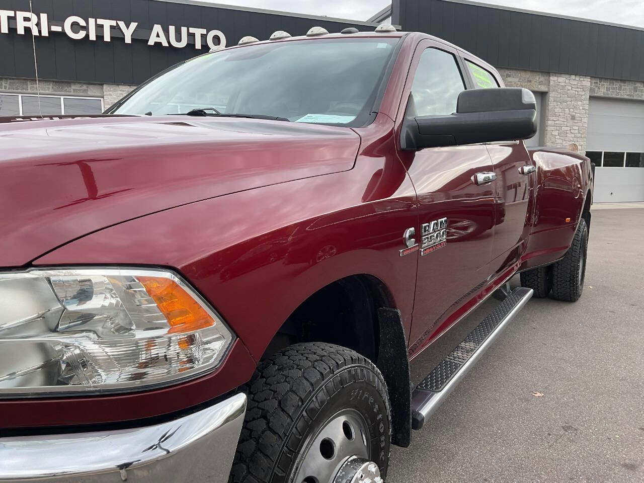 Used 2018 RAM 3500 SLT image 2