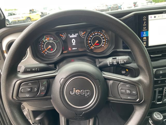 Used 2025 Jeep Wrangler Unlimited Sport AWD/4WD image 26