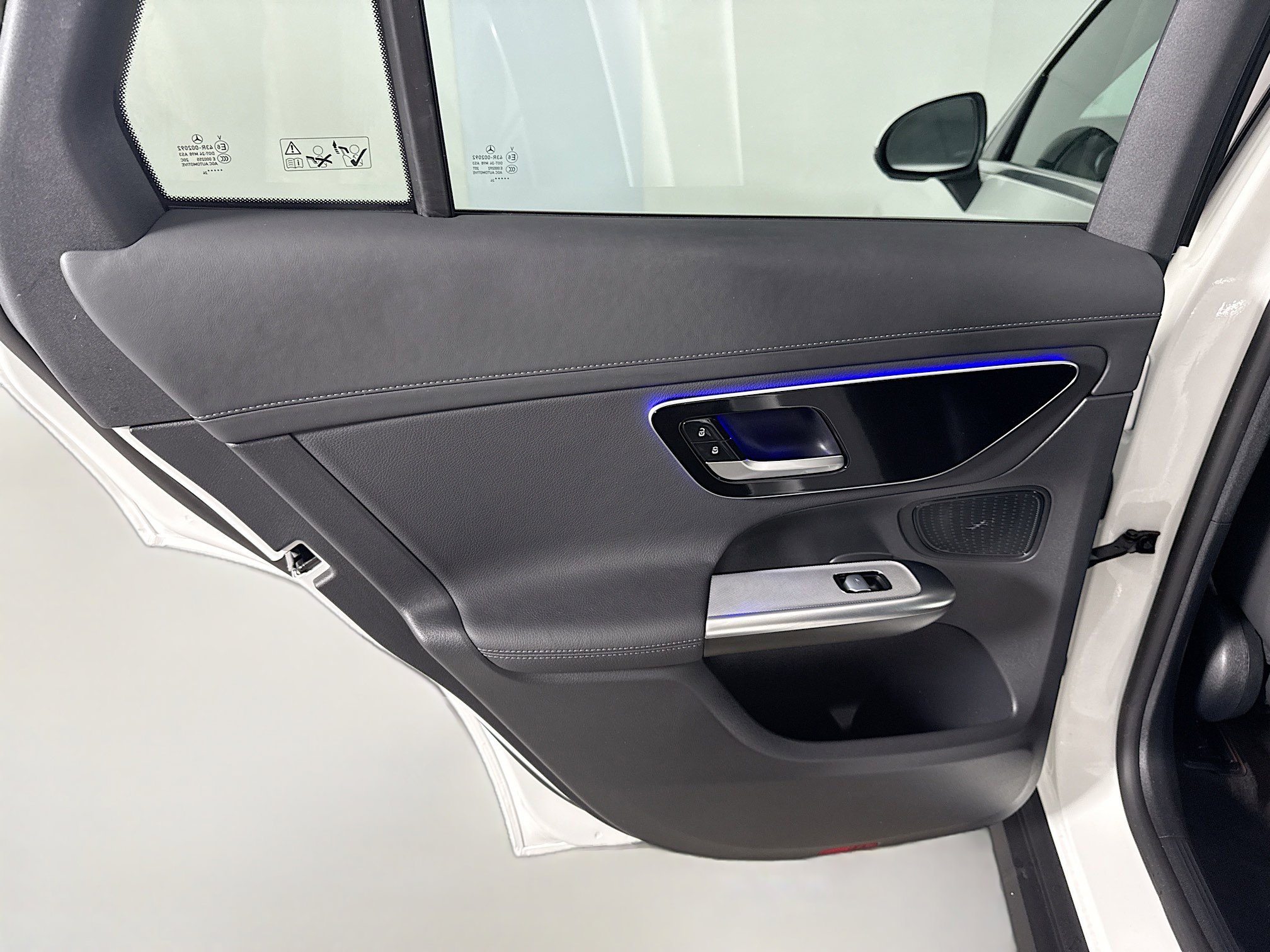 Used 2024 Mercedes-Benz GLC 300 4MATIC image 26