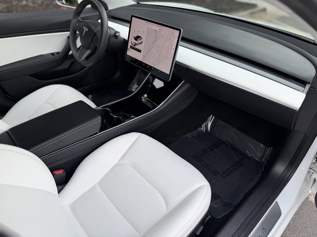 Used 2020 Tesla Model 3 Standard Range Plus image 32
