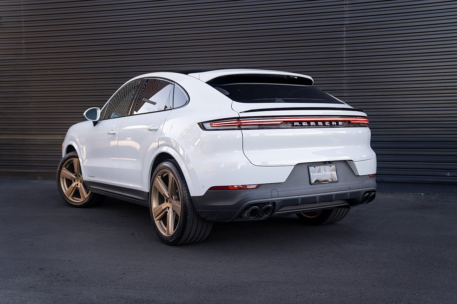 Certified 2025 Porsche Cayenne Coupe AWD/4WD image 3