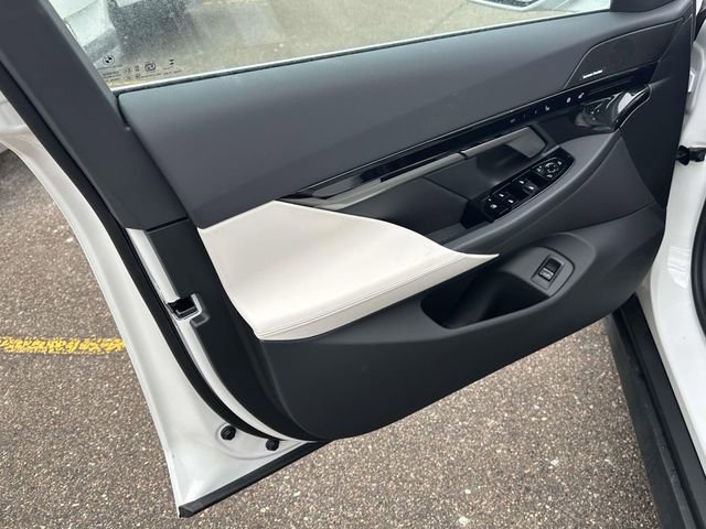 New 2026 BMW 530i xDrive w/ Premium Package image 11