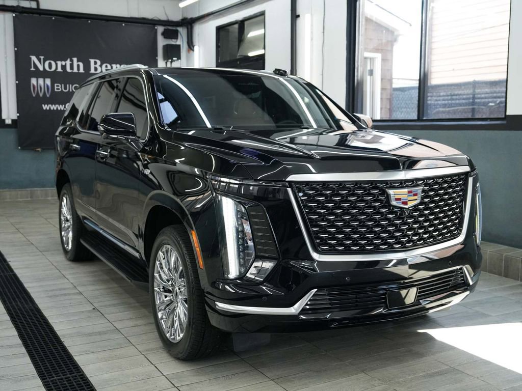 Used 2025 Cadillac Escalade Premium Luxury w/ LPO, Floor Liner Package AWD/4WD image 3