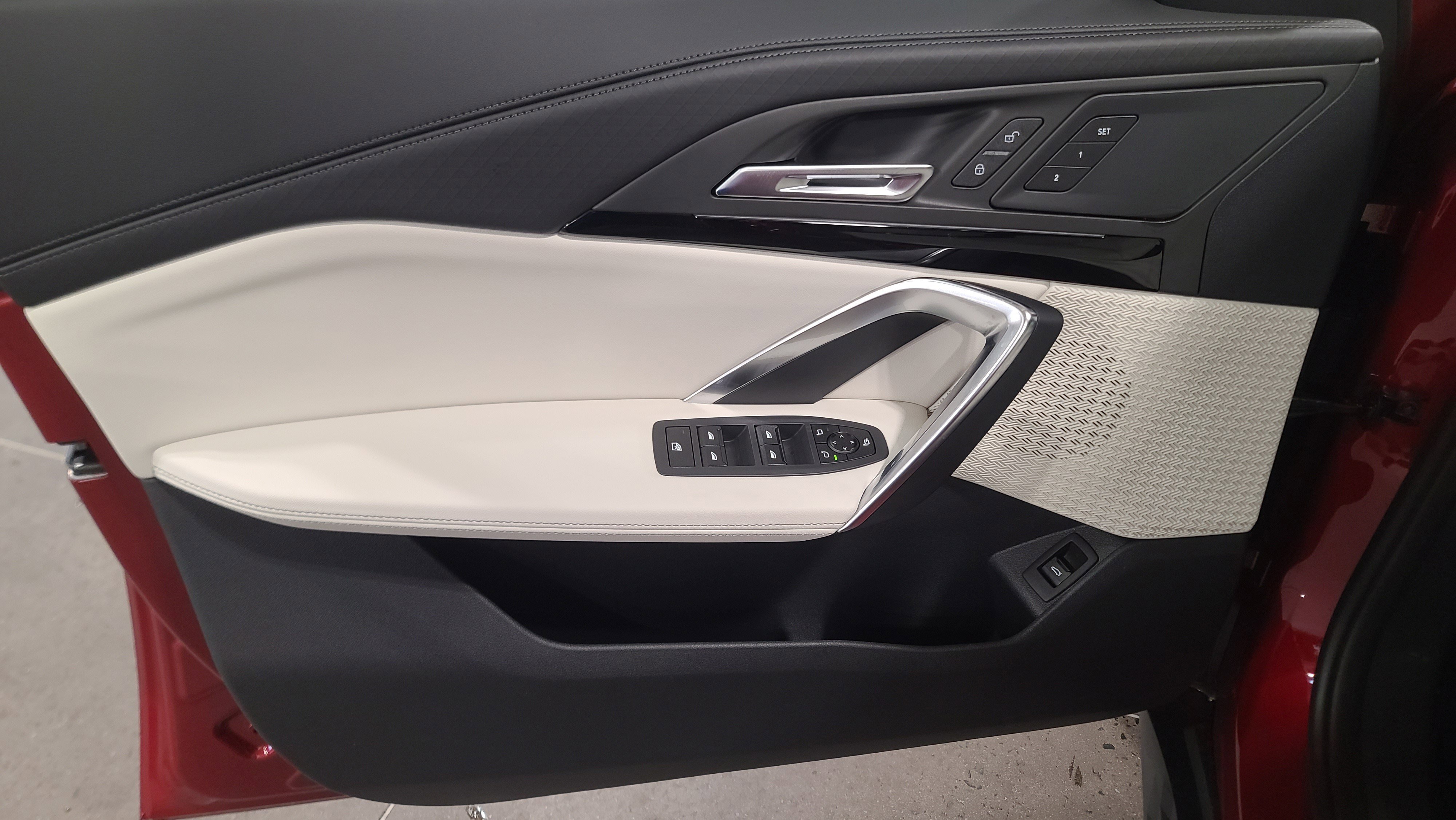 Used 2026 BMW X2 xDrive28i w/ Technology Package AWD/4WD image 15