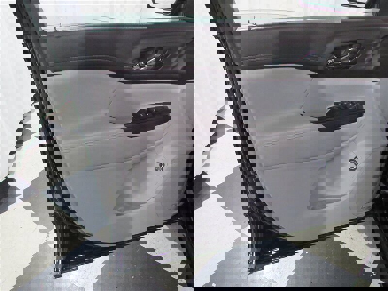 Used 2023 GMC Acadia SLT image 22