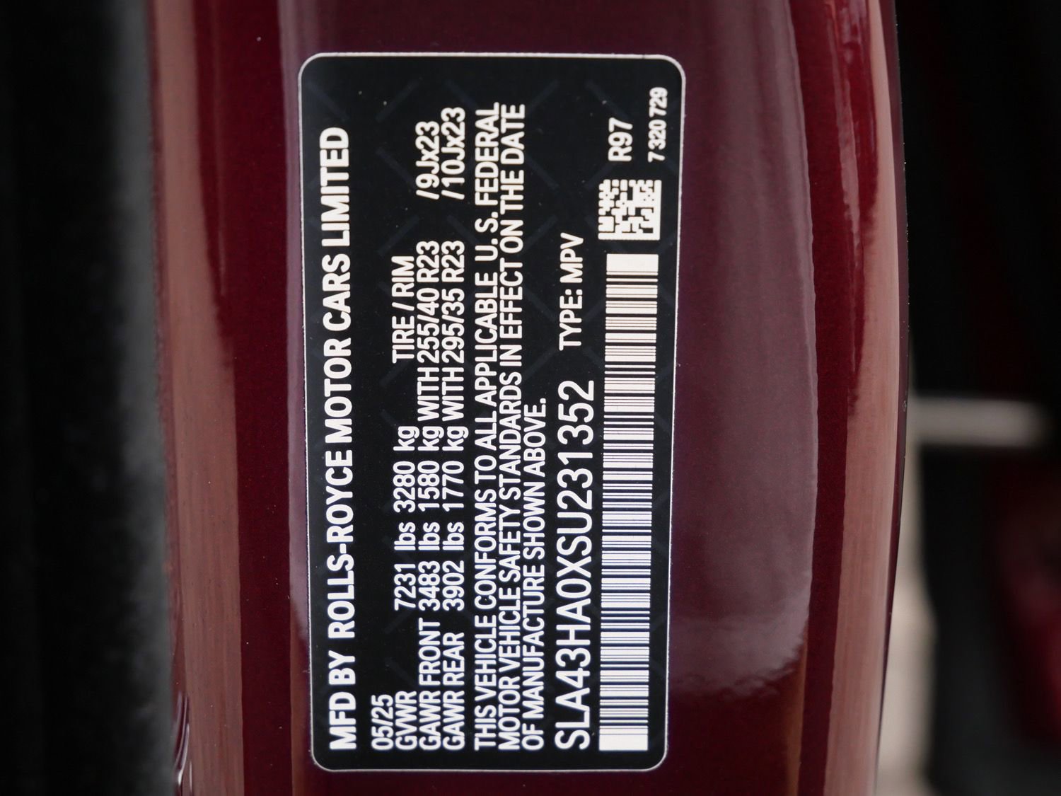 New 2025 Rolls-Royce Cullinan Black Badge image 34