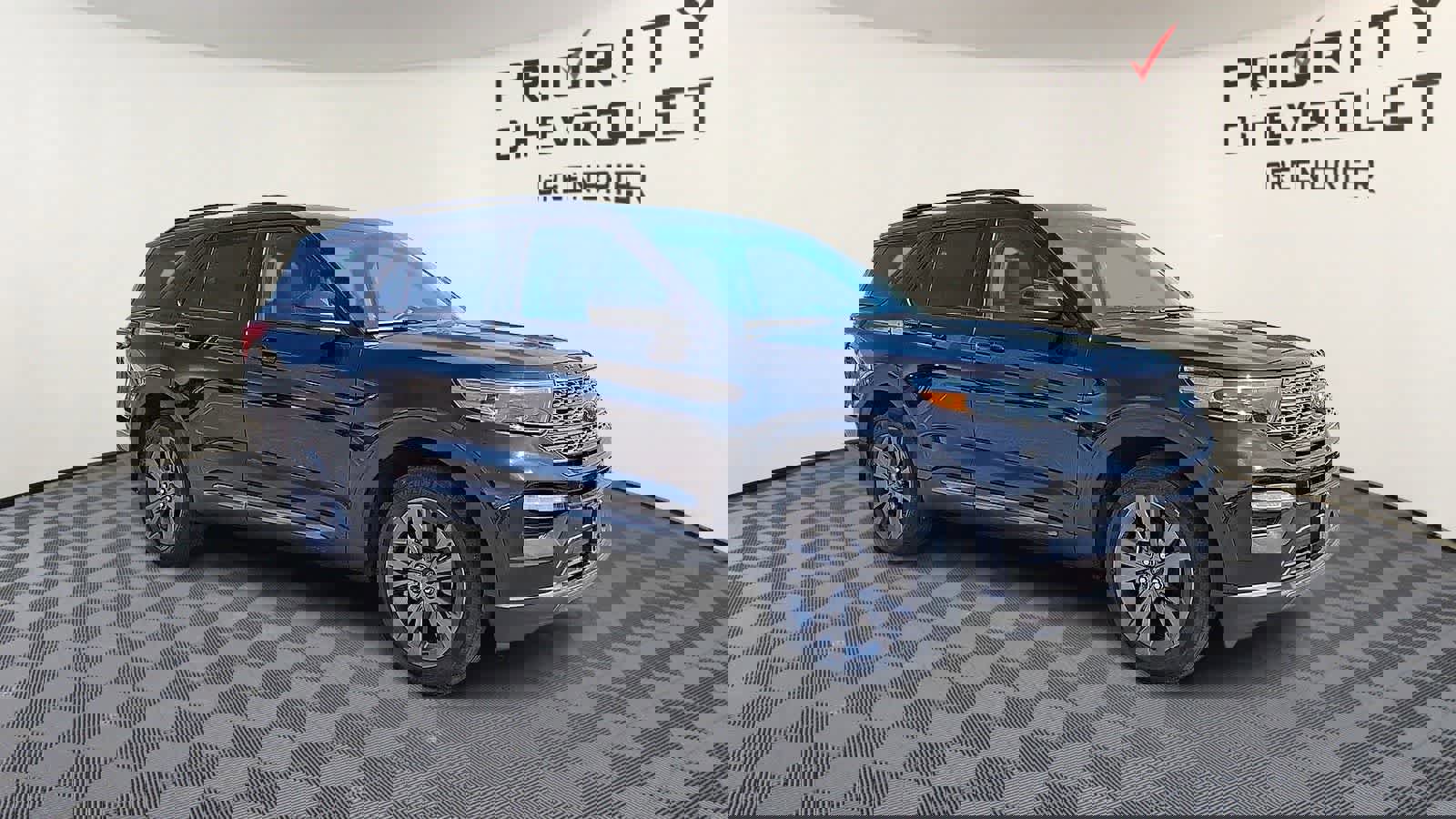 Used 2022 Ford Explorer XLT w/ Equipment Group 202A AWD/4WD image 2