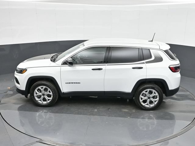 Used 2025 Jeep Compass Sport w/ Mopar Graphics Package AWD/4WD image 36