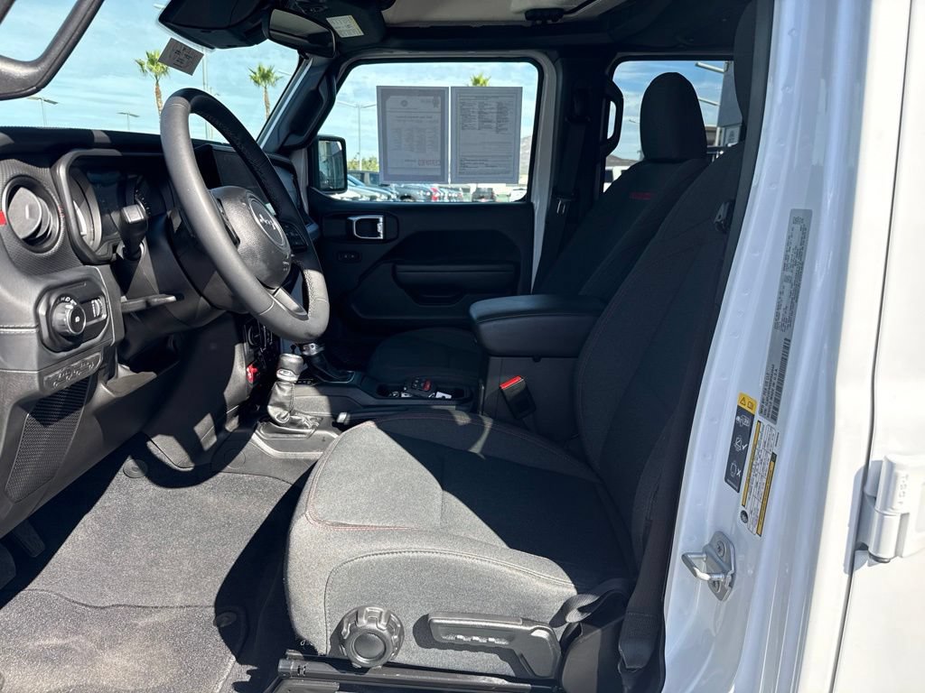 Certified 2025 Jeep Wrangler Unlimited Rubicon w/ Convenience Group AWD/4WD image 13
