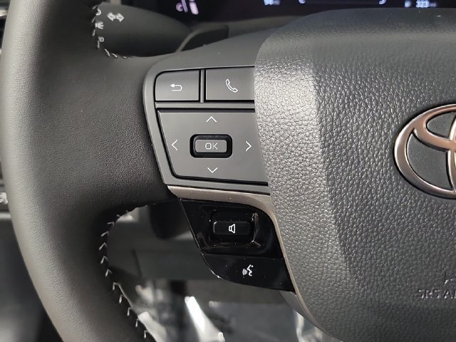 Used 2026 Toyota Camry SE FWD image 24