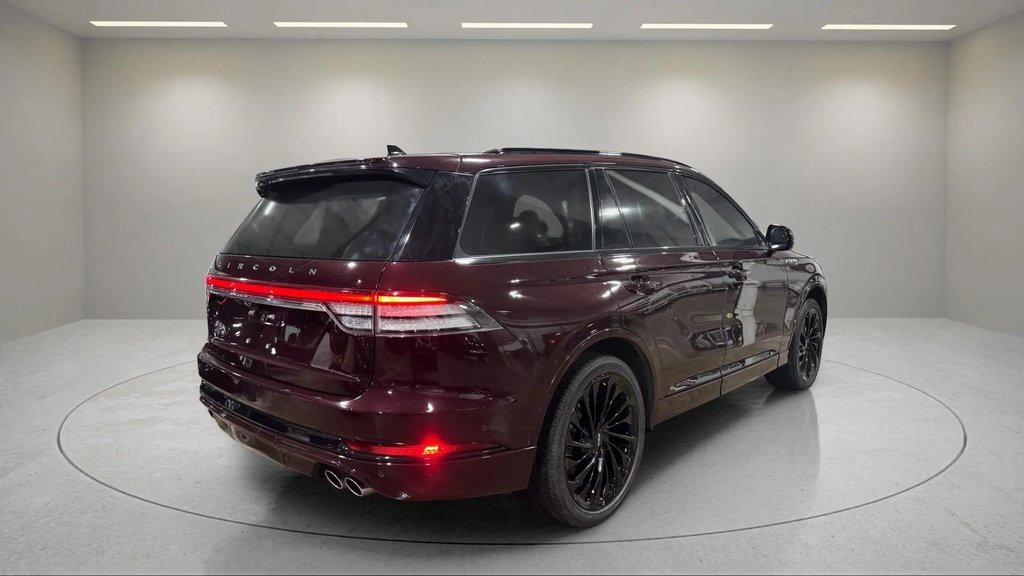 Certified 2023 Lincoln Aviator Reserve w/ Equipment Group 201A image 3