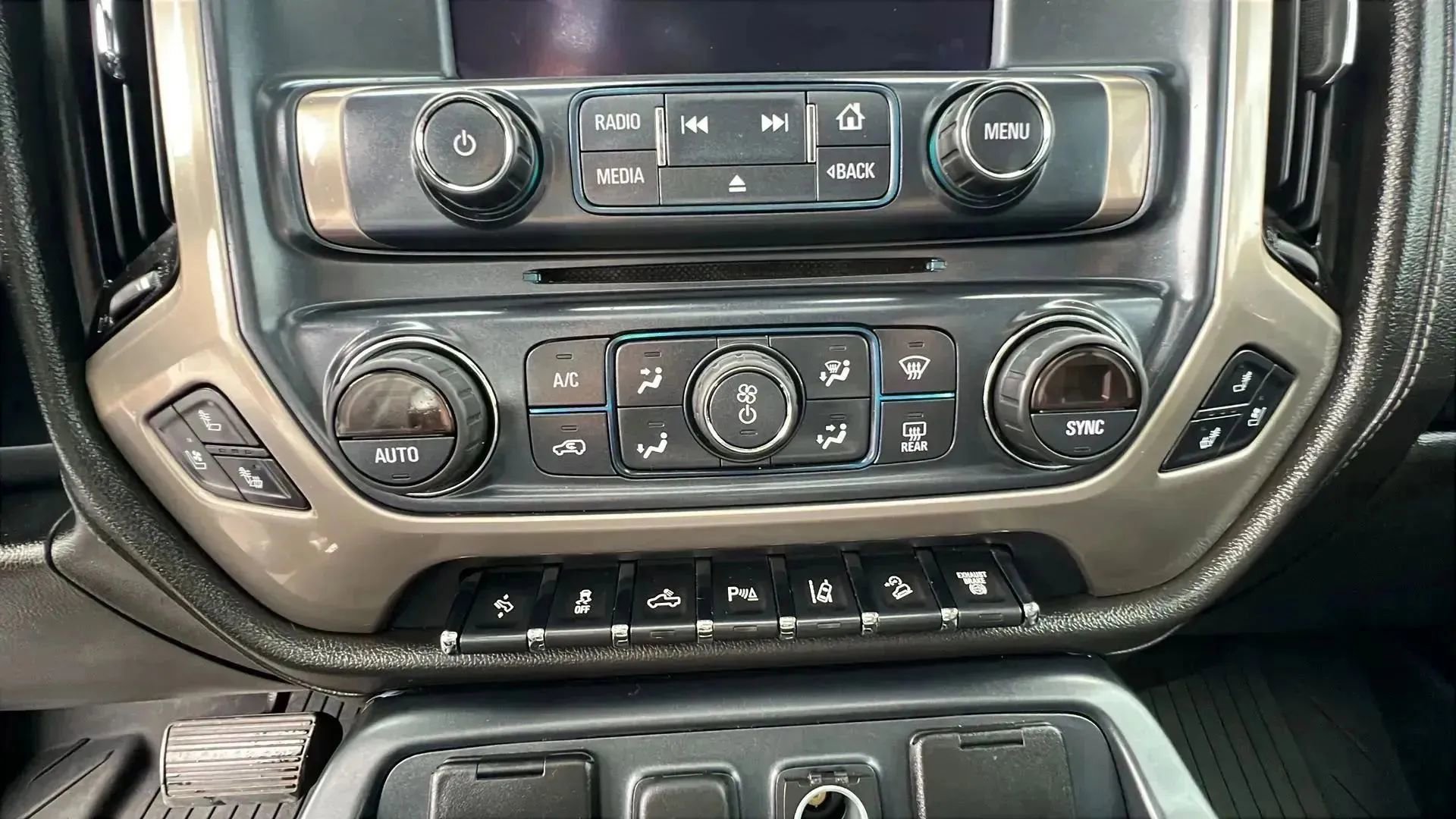 Used 2017 GMC Sierra 3500 Denali AWD/4WD image 24