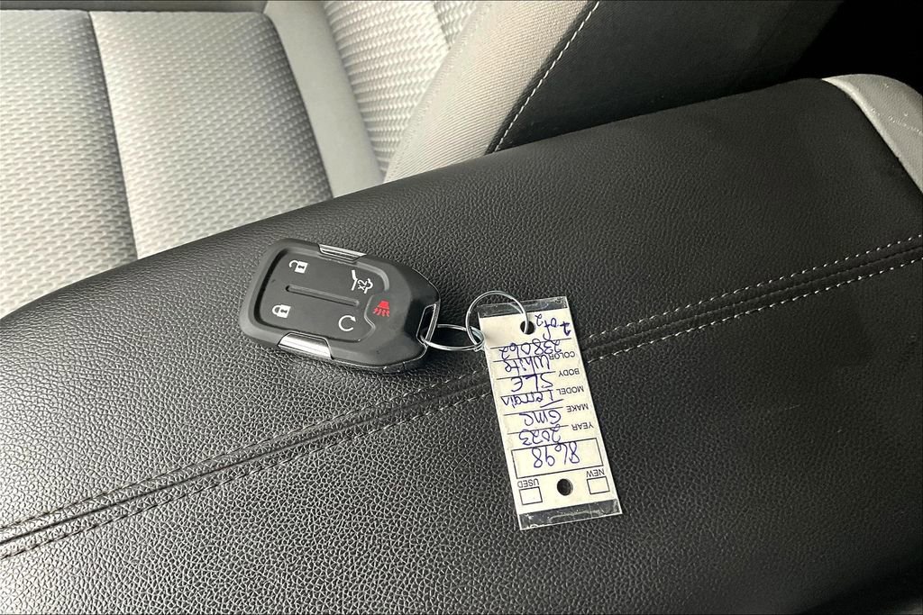 Used 2023 GMC Terrain SLE w/ Driver Convenience Package image 34