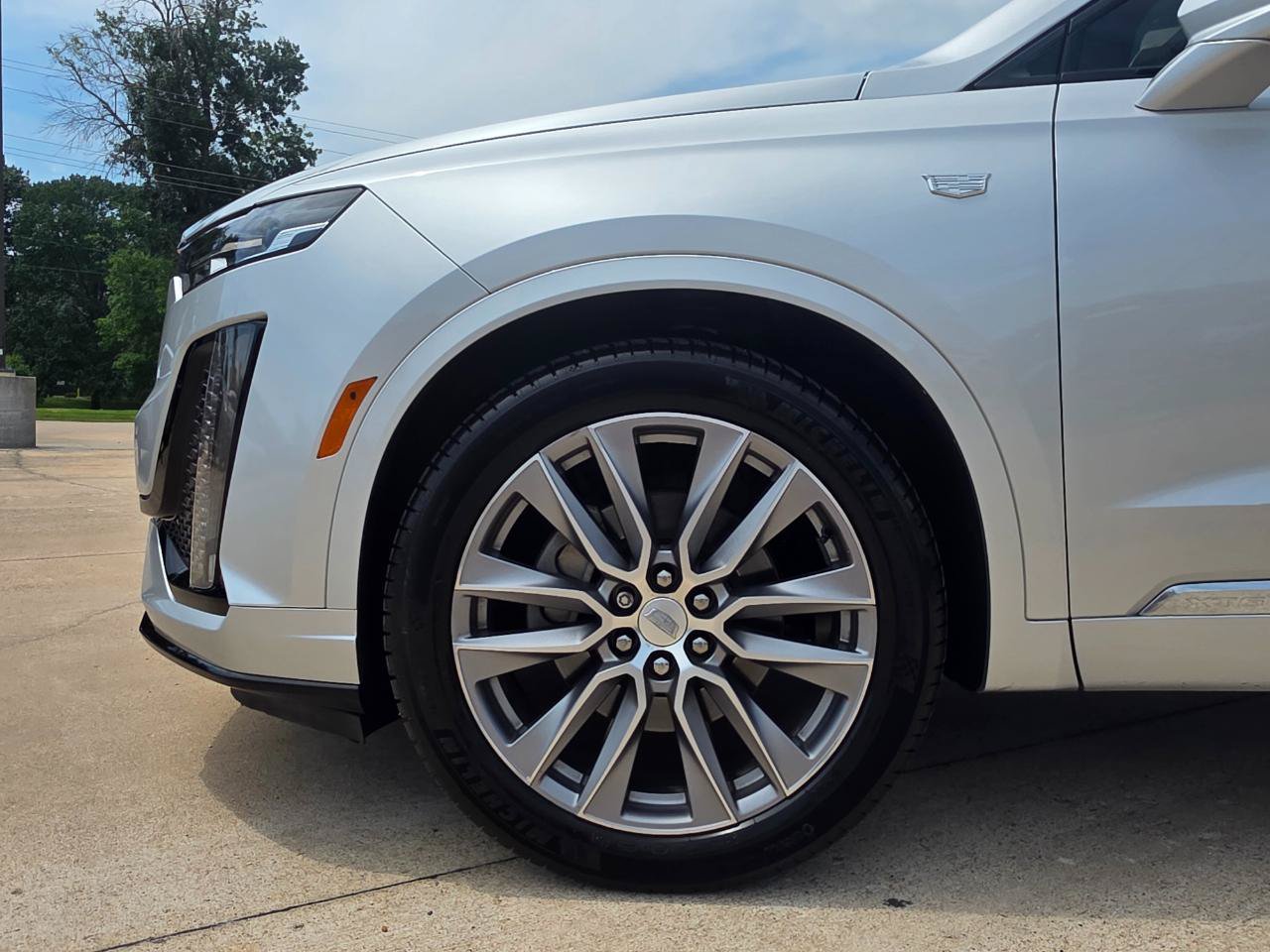 Used 2020 Cadillac XT6 Sport w/ LPO, Floor Liner Package AWD/4WD image 32