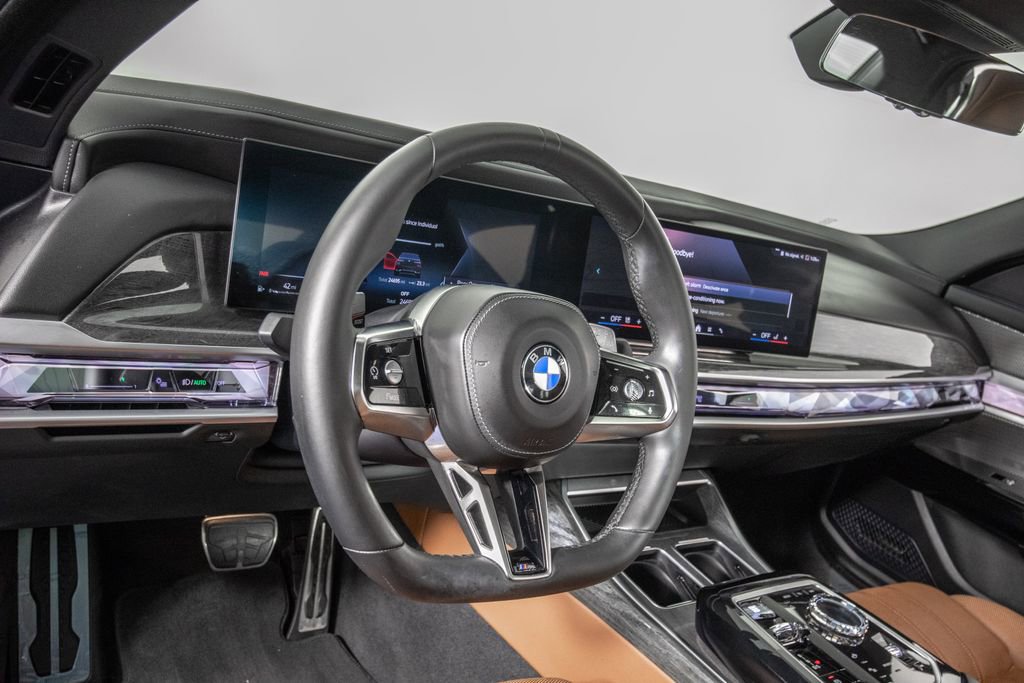 Used 2024 BMW 760i xDrive AWD/4WD image 17