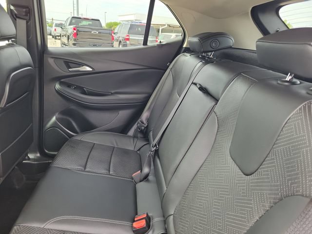 Used 2022 Buick Encore GX Essence w/ Experience Buick Package FWD image 9