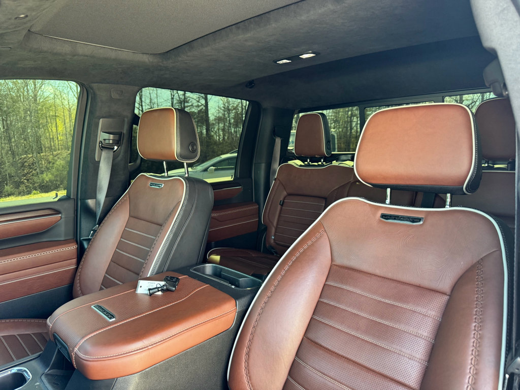 Used 2024 GMC Sierra 3500 Denali Ultimate image 25