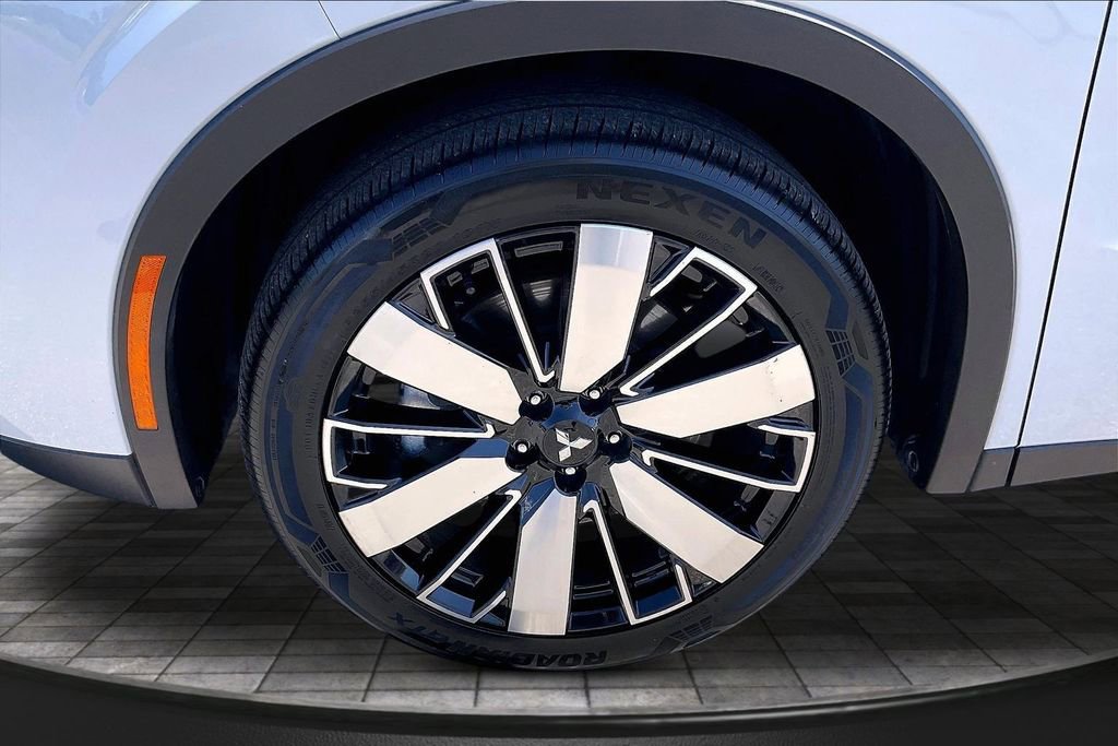 Used 2025 Mitsubishi Outlander SE FWD image 9