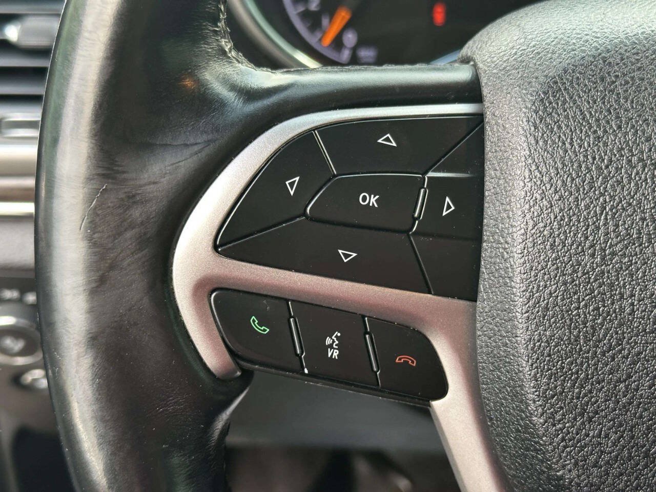 Used 2018 Jeep Grand Cherokee Overland AWD/4WD image 32