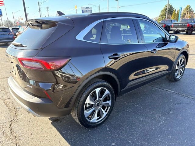Used 2024 Ford Escape Platinum AWD/4WD image 3