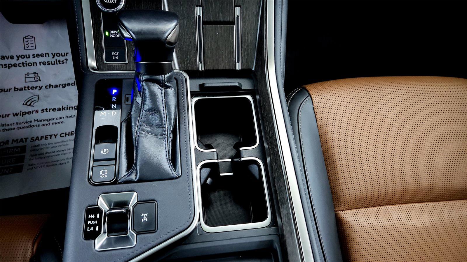 Used 2024 Lexus GX 550 w/ Accessory Package (2T) AWD/4WD image 30