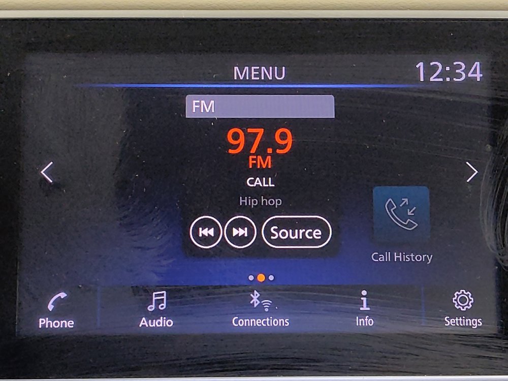 Used 2021 Nissan Versa SV FWD image 25
