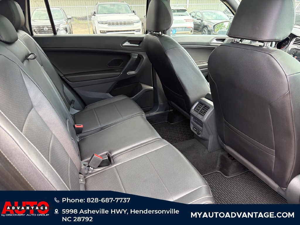 Used 2020 Volkswagen Tiguan SE R-Line AWD/4WD image 34