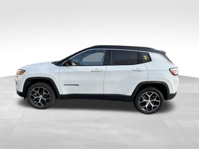 Used 2024 Jeep Compass Limited image 3