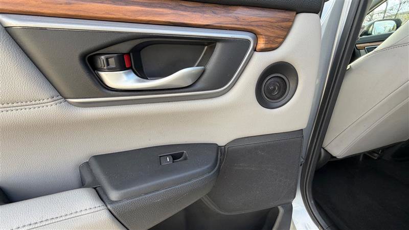 Used 2017 Honda CR-V Touring image 17