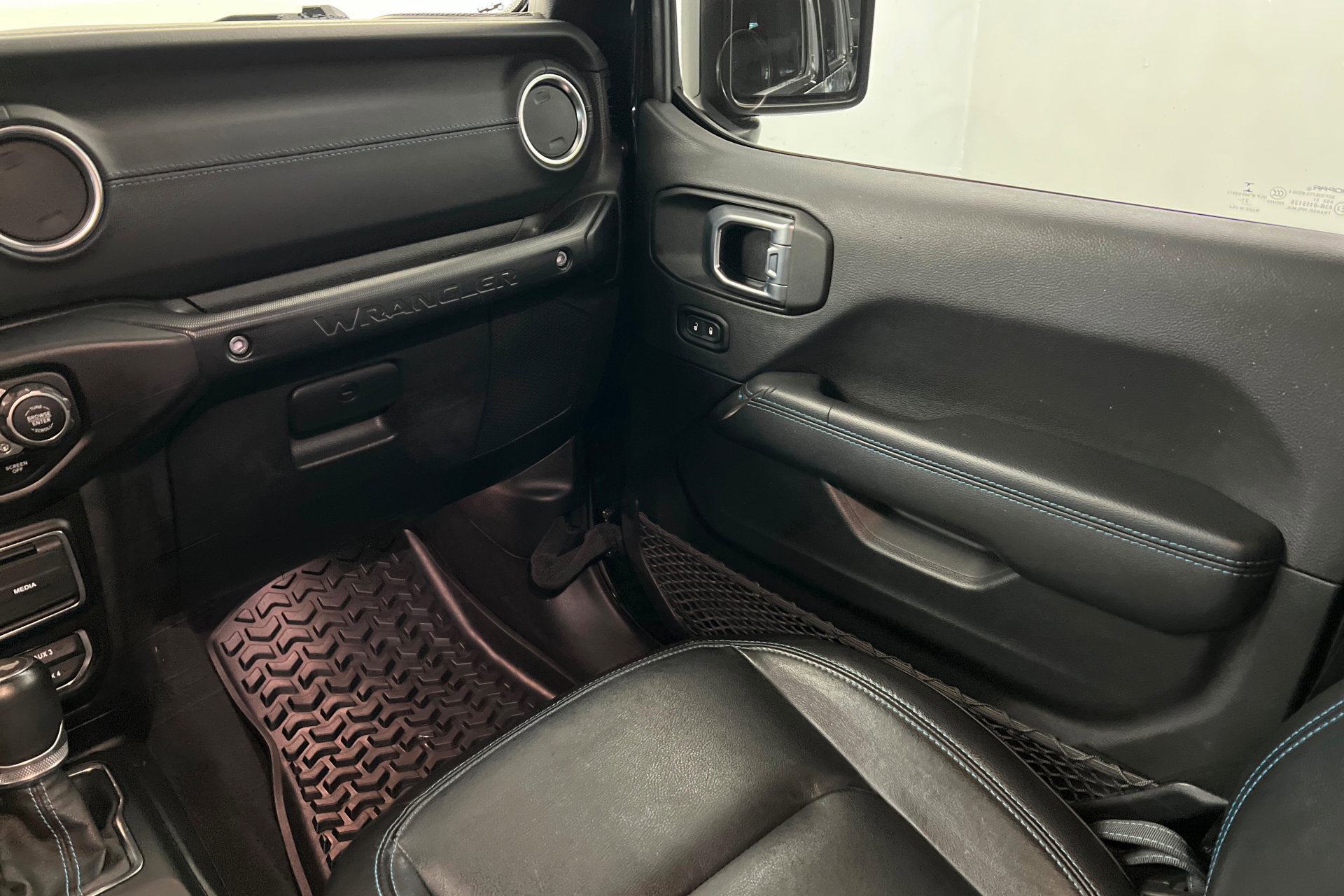 Used 2021 Jeep Wrangler Unlimited Rubicon 4xe w/ Steel Bumper Group image 10